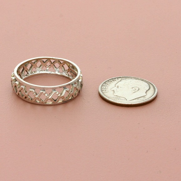 sterling silver diamond-cut x pattern band ring size 8 - Picture 2 of 3